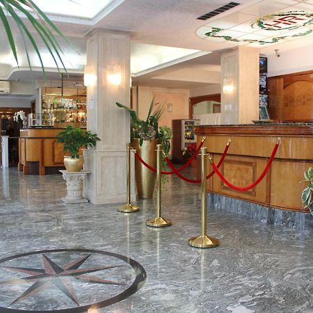 Hotel Romulus Esterno foto