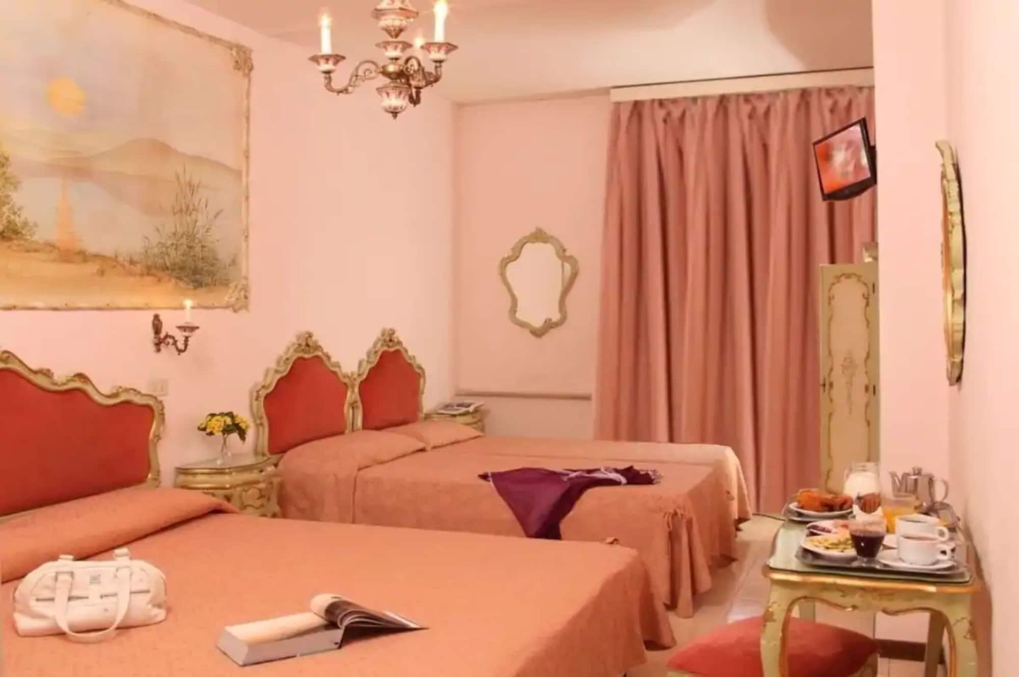 Hotel Romulus Esterno foto