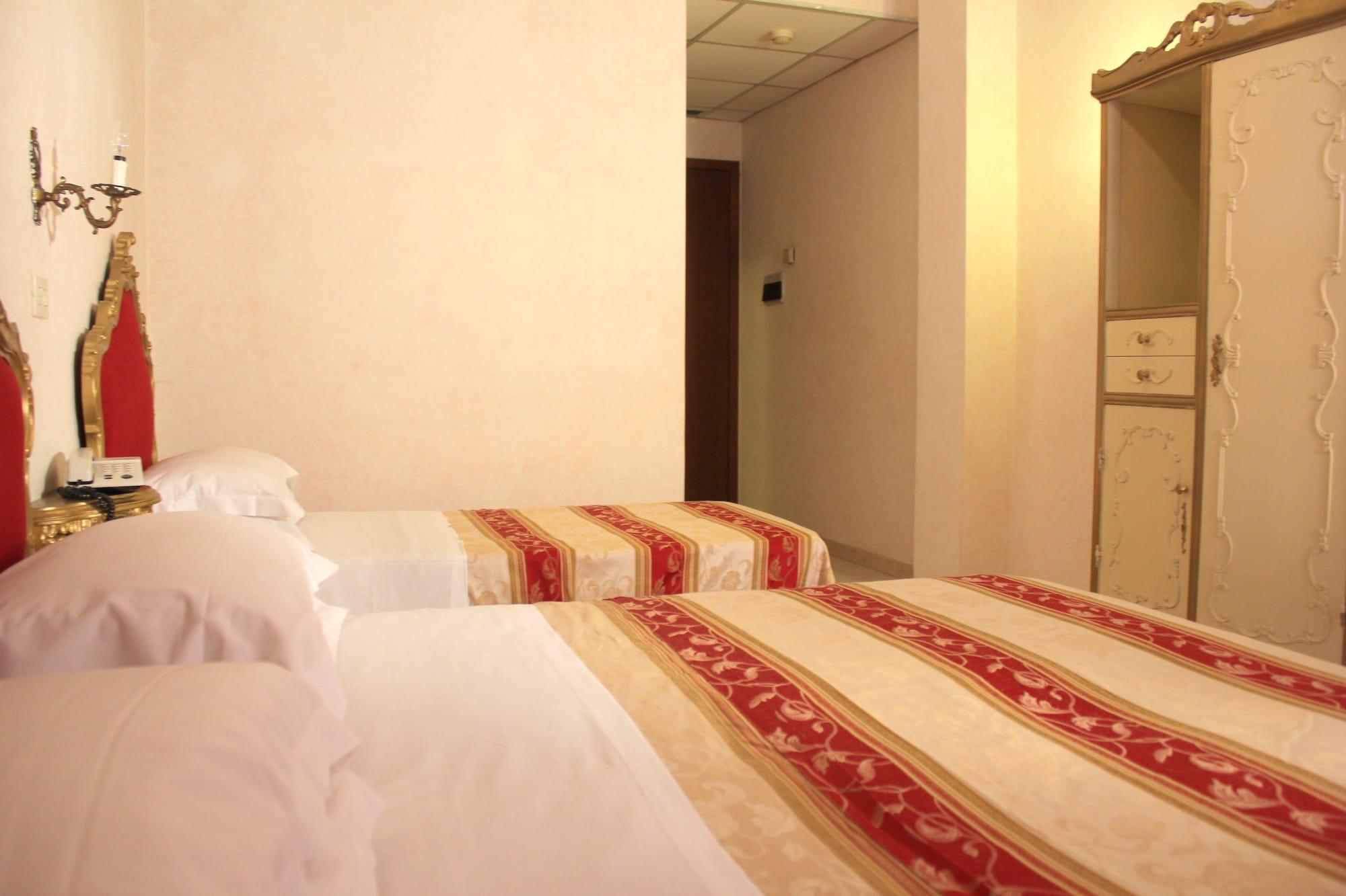 Hotel Romulus Esterno foto