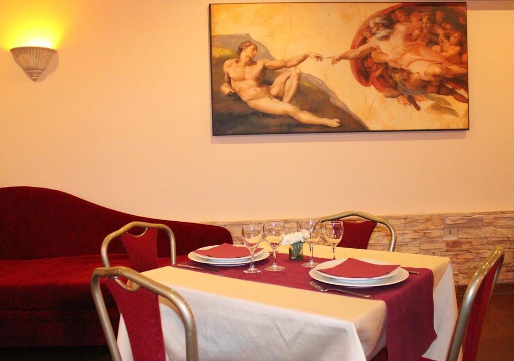 Hotel Romulus Esterno foto