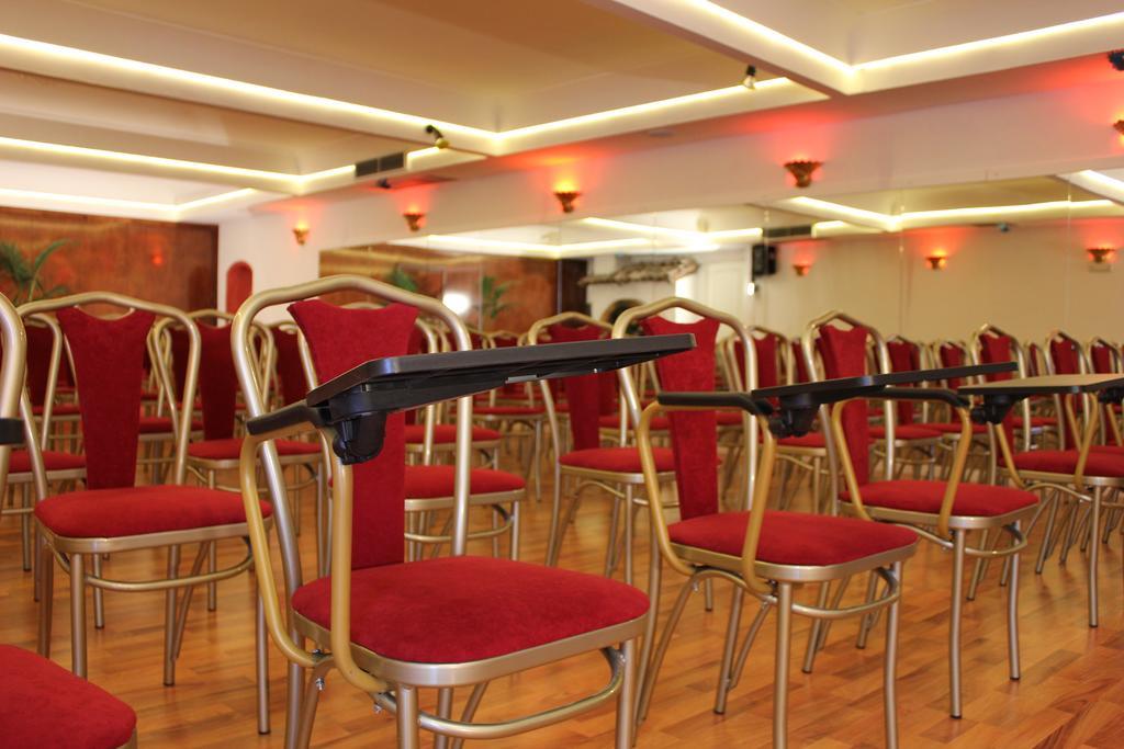 Hotel Romulus Esterno foto