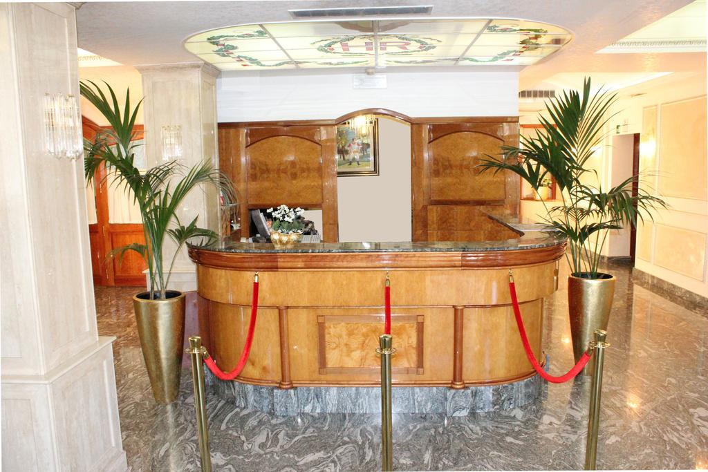 Hotel Romulus Esterno foto