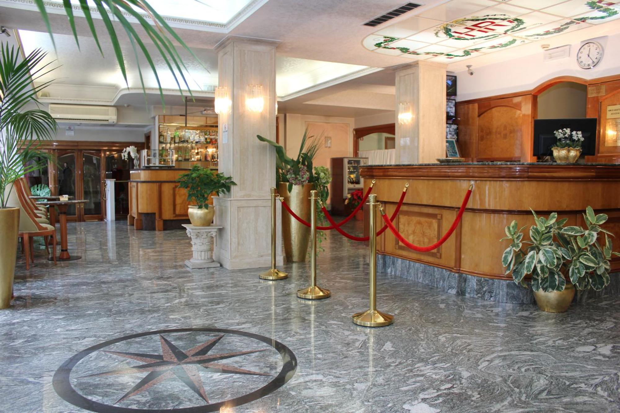 Hotel Romulus Esterno foto