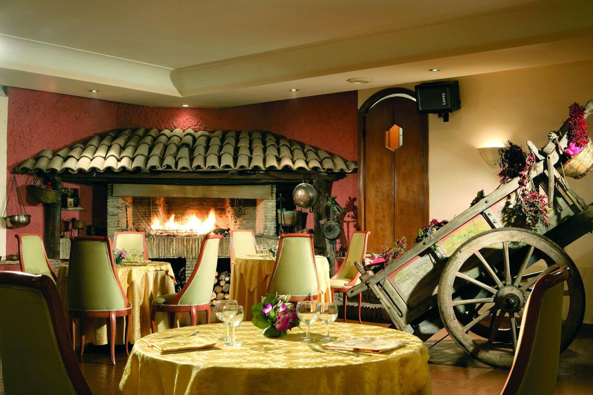 Hotel Romulus Ristorante foto