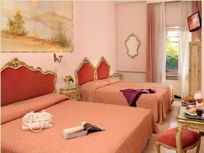 Hotel Romulus Esterno foto
