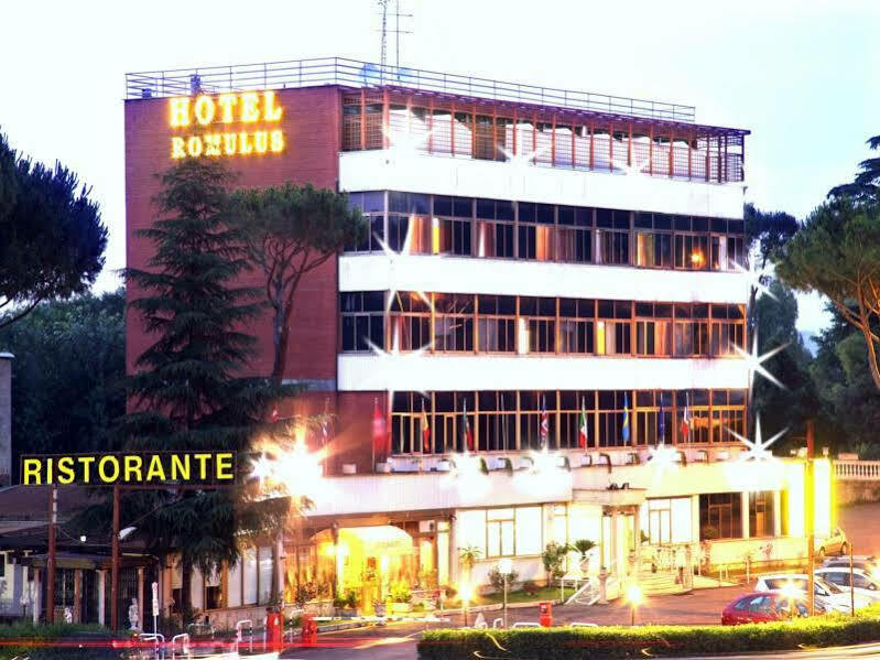 Hotel Romulus Esterno foto