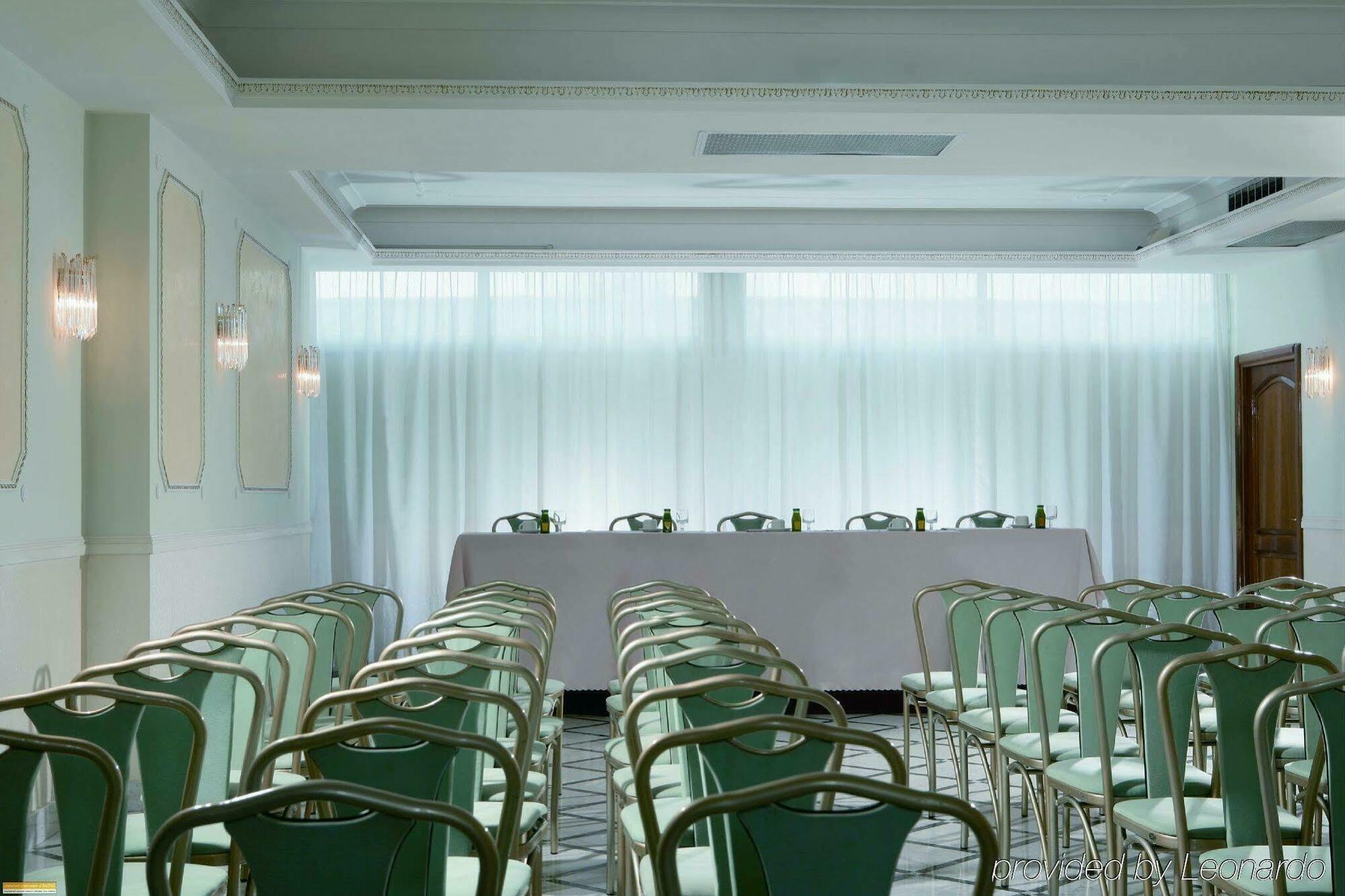 Hotel Romulus Affari foto
