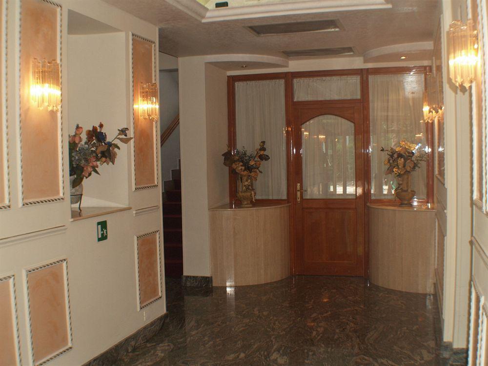 Hotel Romulus Interno foto